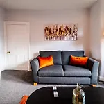 Cohost Partners | 4br/2ba | Free Parking | Wifi Gasthof Bristol