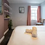 Cohost Partners | 4br/2ba | Free Parking | Wifi