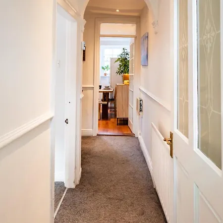 Pensionat Cohost Partners | 4br/2ba | Free Parking | Wifi 3*