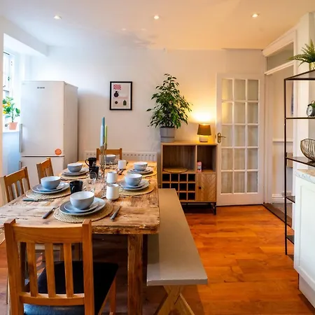 Cohost Partners | 4br/2ba | Free Parking | Wifi Pensionat
