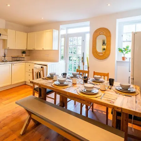 Vendégház Cohost Partners | 4br/2ba | Free Parking | Wifi