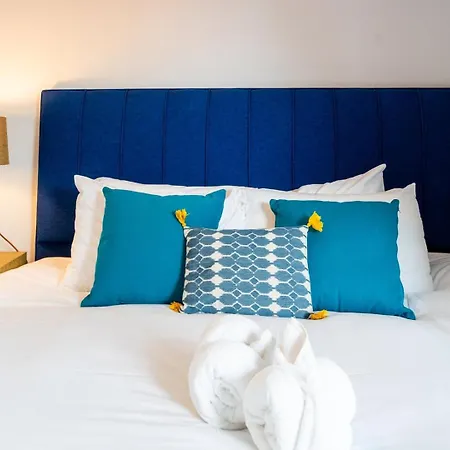 Cohost Partners | 4br/2ba | Free Parking | Wifi Bristol