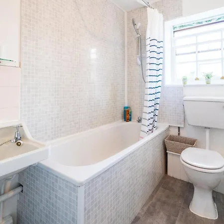 Cohost Partners | 4br/2ba | Free Parking | Wifi