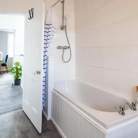 Cohost Partners | 4br/2ba | Free Parking | Wifi Pensionat 3*