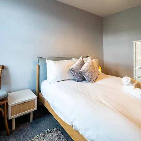 Vendégház Cohost Partners | 4br/2ba | Free Parking | Wifi