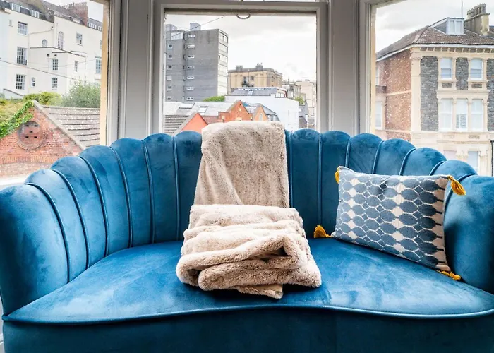 Cohost Partners | 4br/2ba | Free Parking | Wifi Bristol