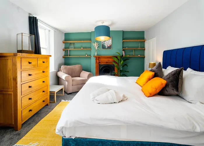 Cohost Partners | 4br/2ba | Free Parking | Wifi