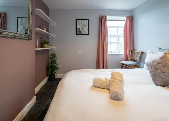 Cohost Partners | 4br/2ba | Free Parking | Wifi