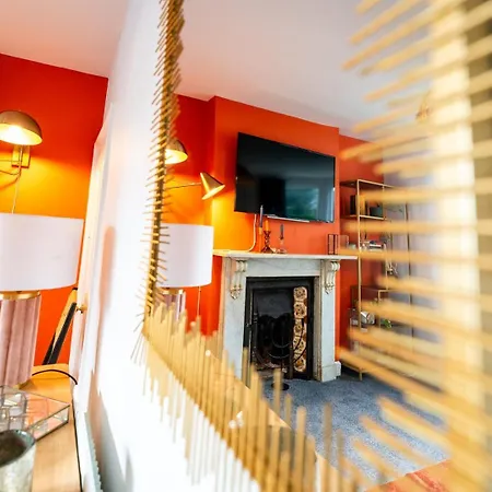 招待所 Cohost Partners | 4br/2ba | Free Parking | Wifi 布里斯托