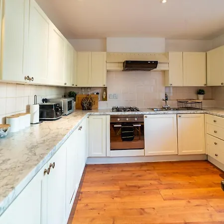 Cohost Partners | 4br/2ba | Free Parking | Wifi 招待所 布里斯托