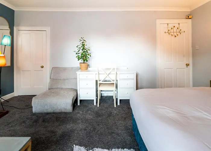 招待所 Cohost Partners | 4br/2ba | Free Parking | Wifi