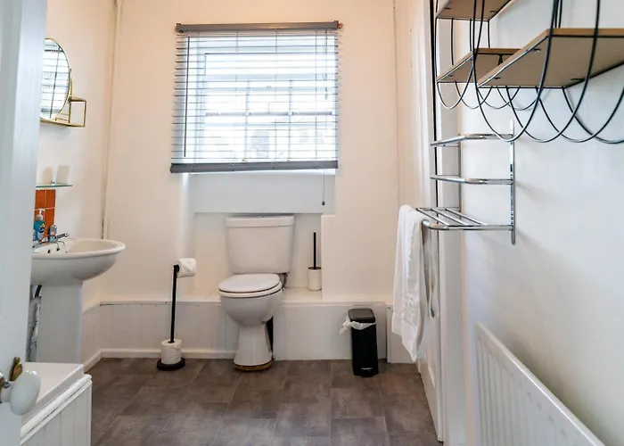 招待所 Cohost Partners | 4br/2ba | Free Parking | Wifi