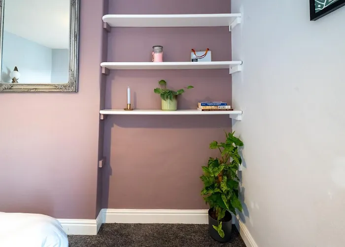 Cohost Partners | 4br/2ba | Free Parking | Wifi 招待所 3*